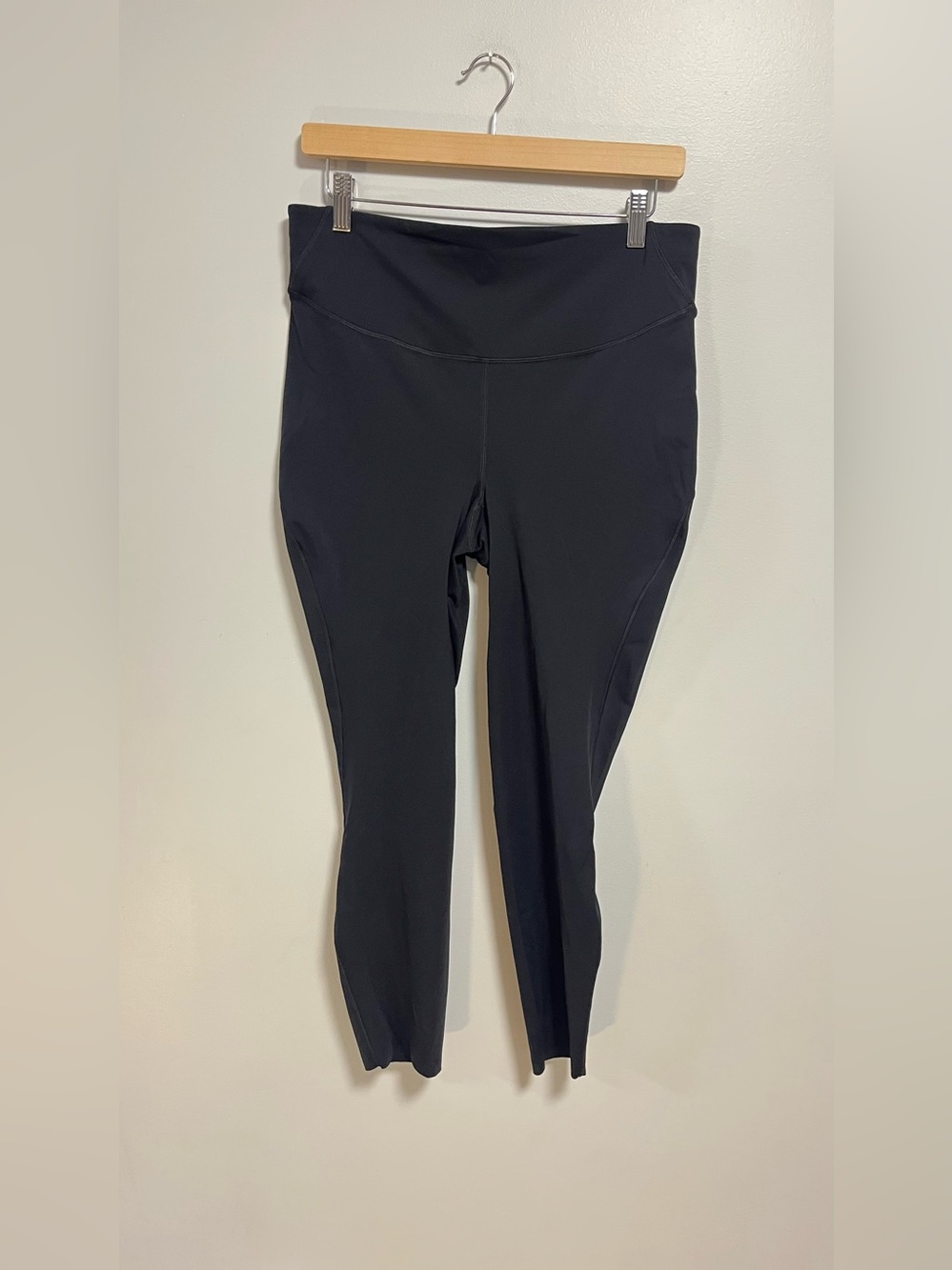 Lululemon Base Pace High-Rise Tight 25" Black Size 12
